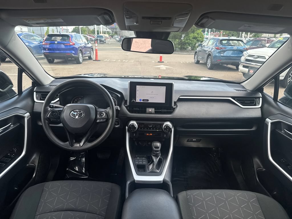 Used 2025 Toyota RAV4 XLE AWD/4WD image 11
