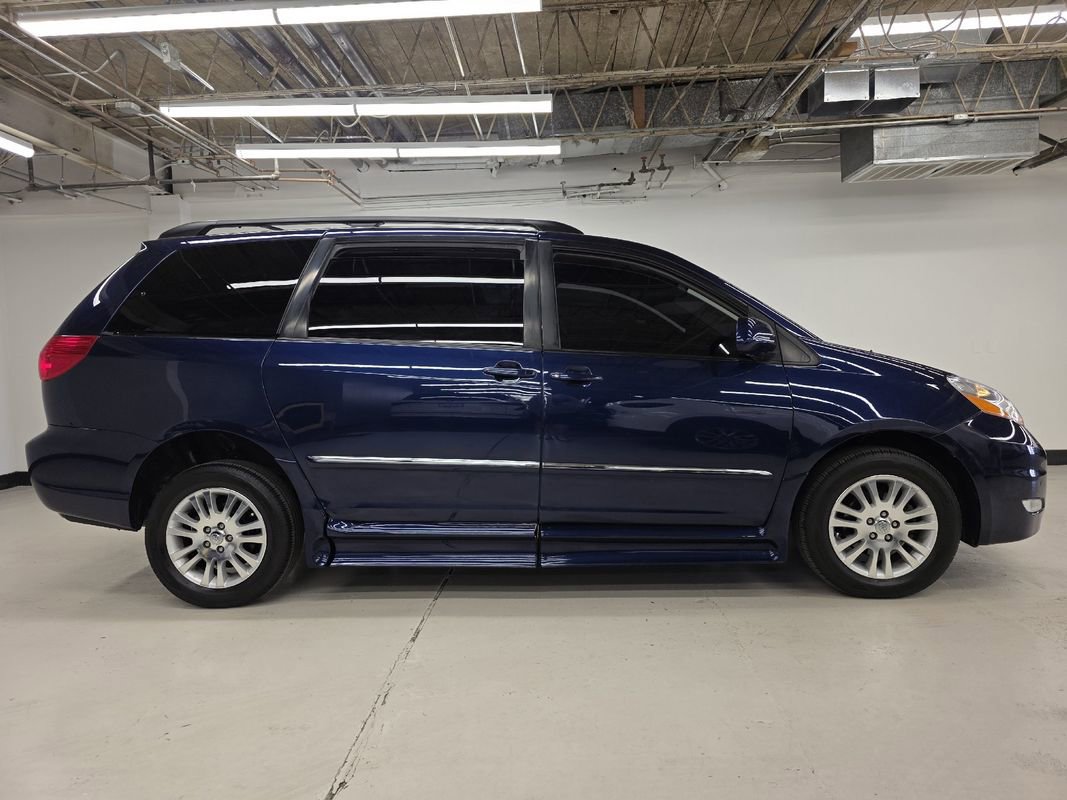 Used 2007 Toyota Sienna XLE FWD image 10