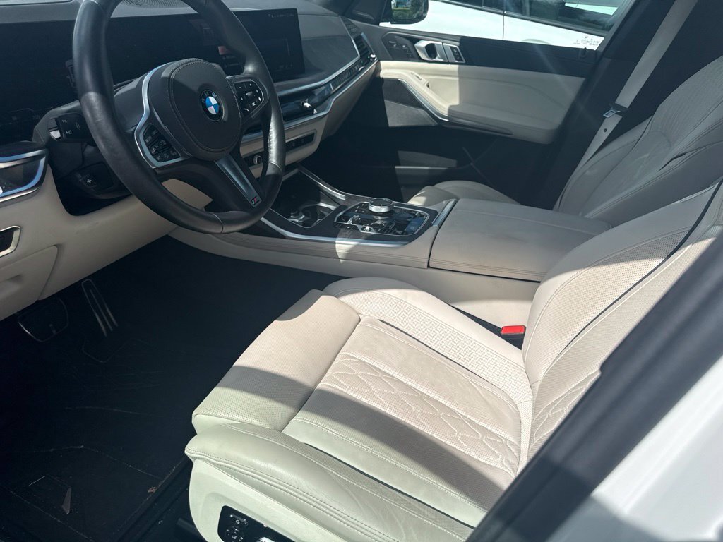Used 2025 BMW X7 xDrive40i w/ Executive Package AWD/4WD image 4