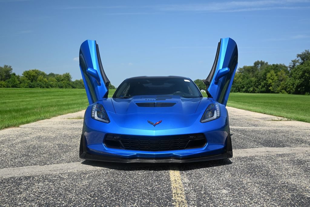 Used 2016 Chevrolet Corvette Z06 w/ 3LZ Preferred Equipment Group RWD image 7