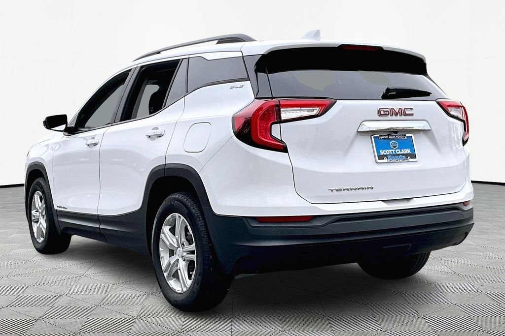 Used 2023 GMC Terrain SLE w/ Driver Convenience Package image 4