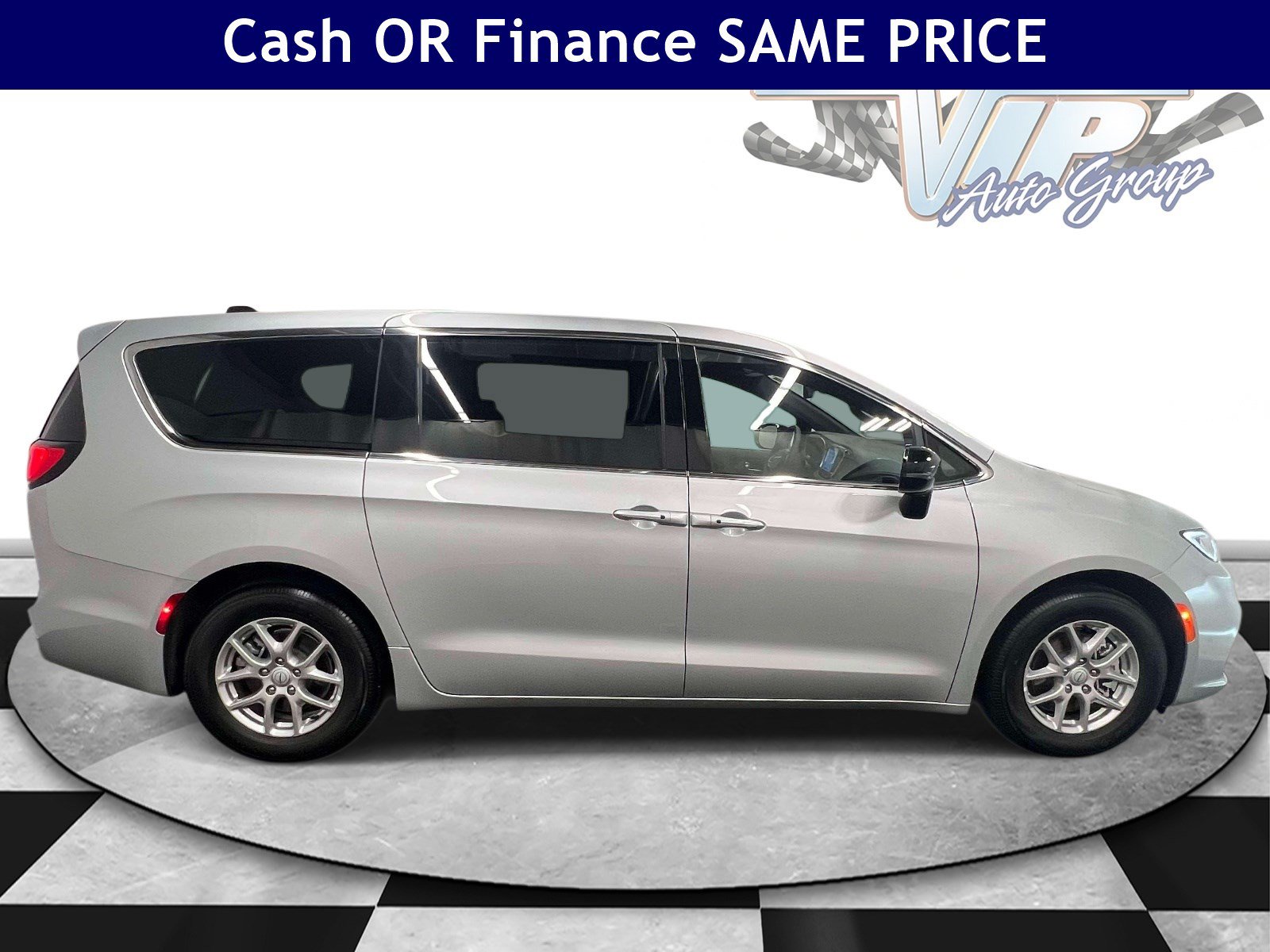 Used 2026 Chrysler Pacifica Select FWD image 5