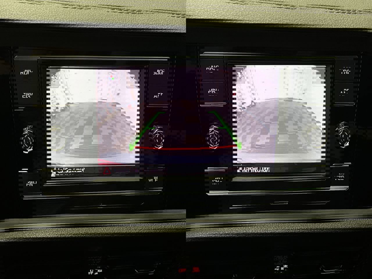 Used 2024 Volkswagen Jetta SE w/ Panoramic Sunroof Package image 5