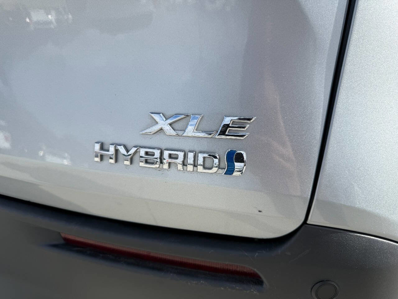 Used 2023 Toyota Sienna XLE image 11