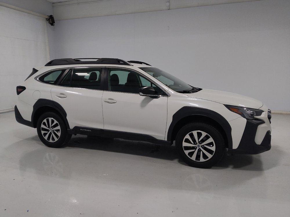 Used 2023 Subaru Outback AWD/4WD image 11