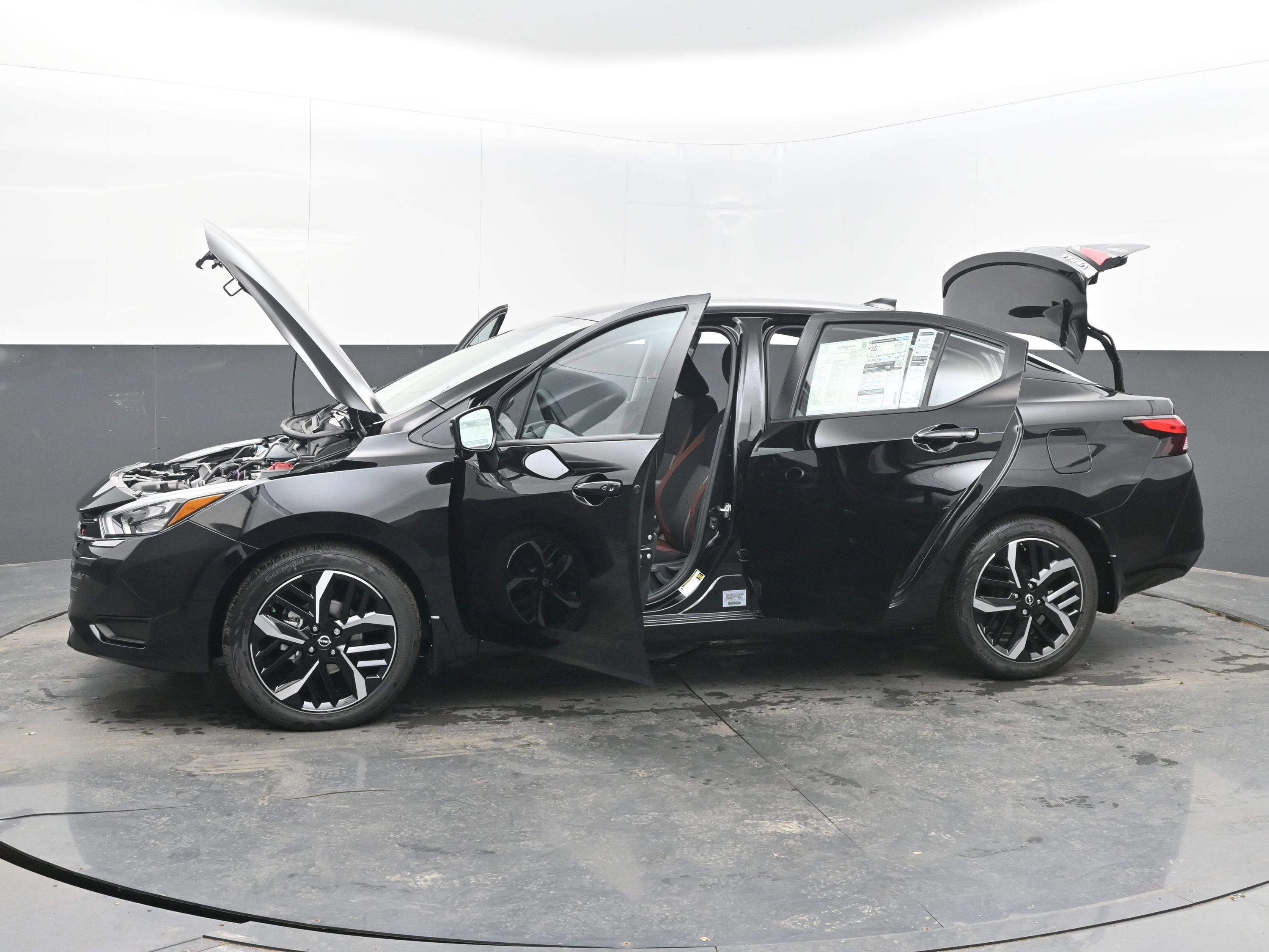 New 2025 Nissan Versa SR image 41