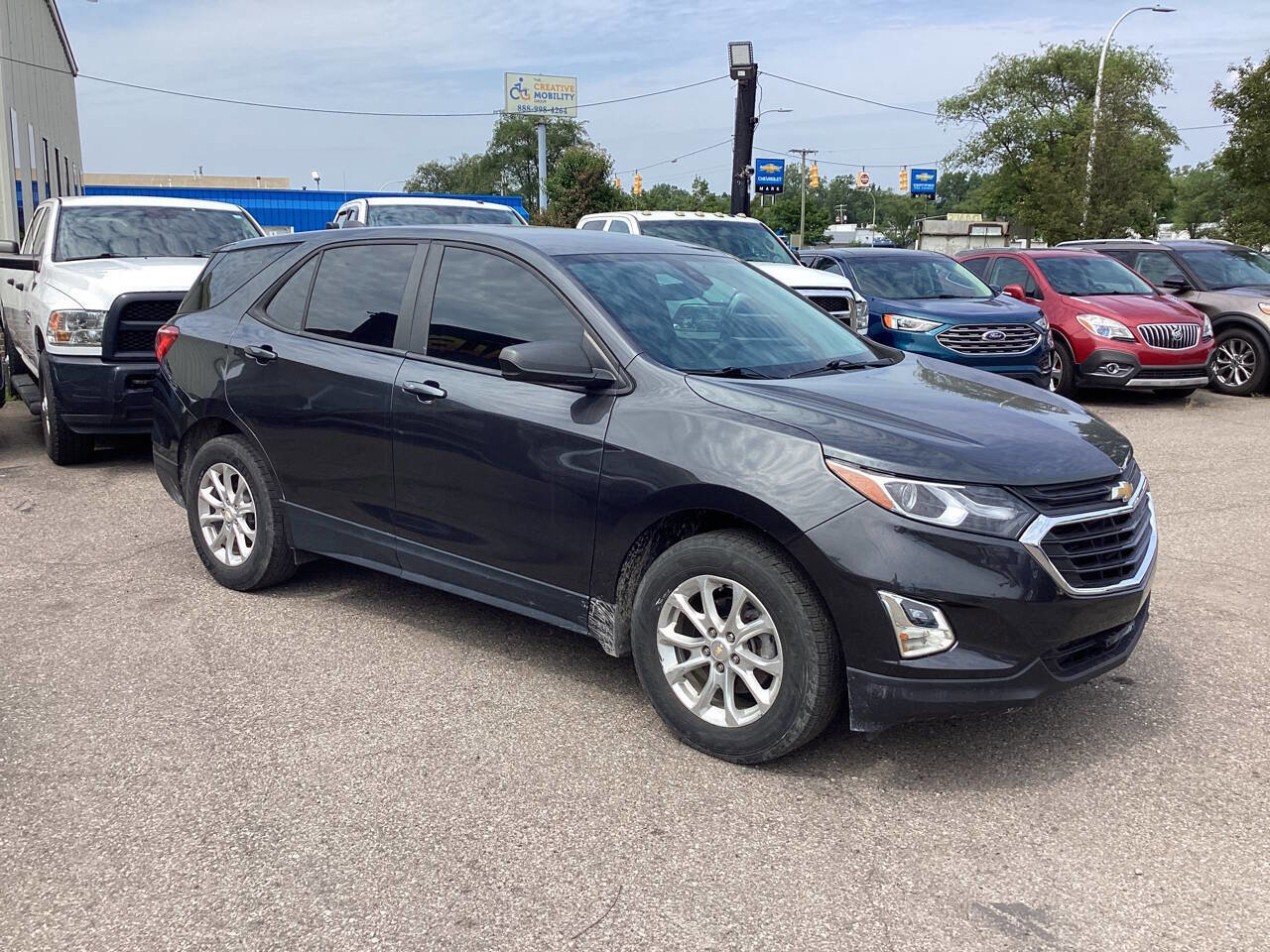 Used 2020 Chevrolet Equinox LS image 8