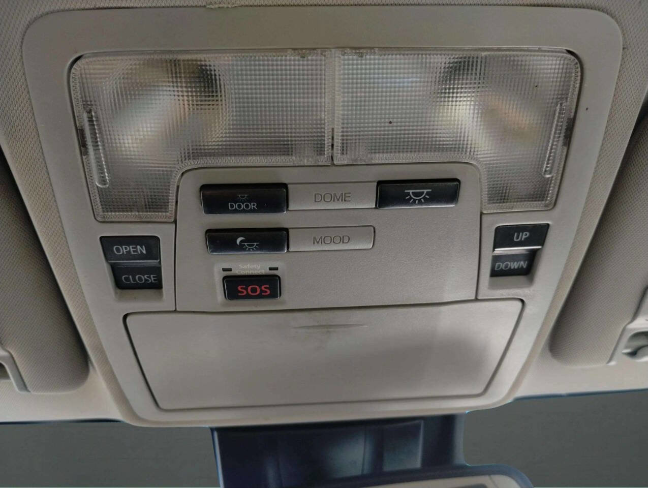 Used 2018 Toyota Avalon Limited w/ All Weather Liner Package image 37