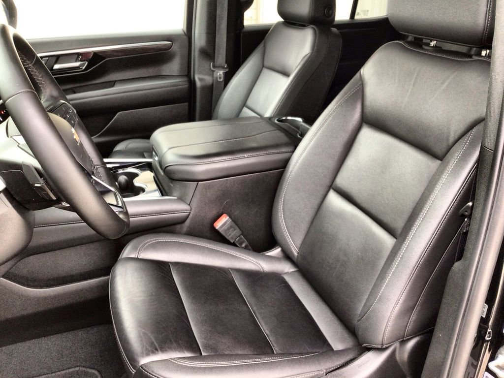 Used 2025 Chevrolet Tahoe LT image 20