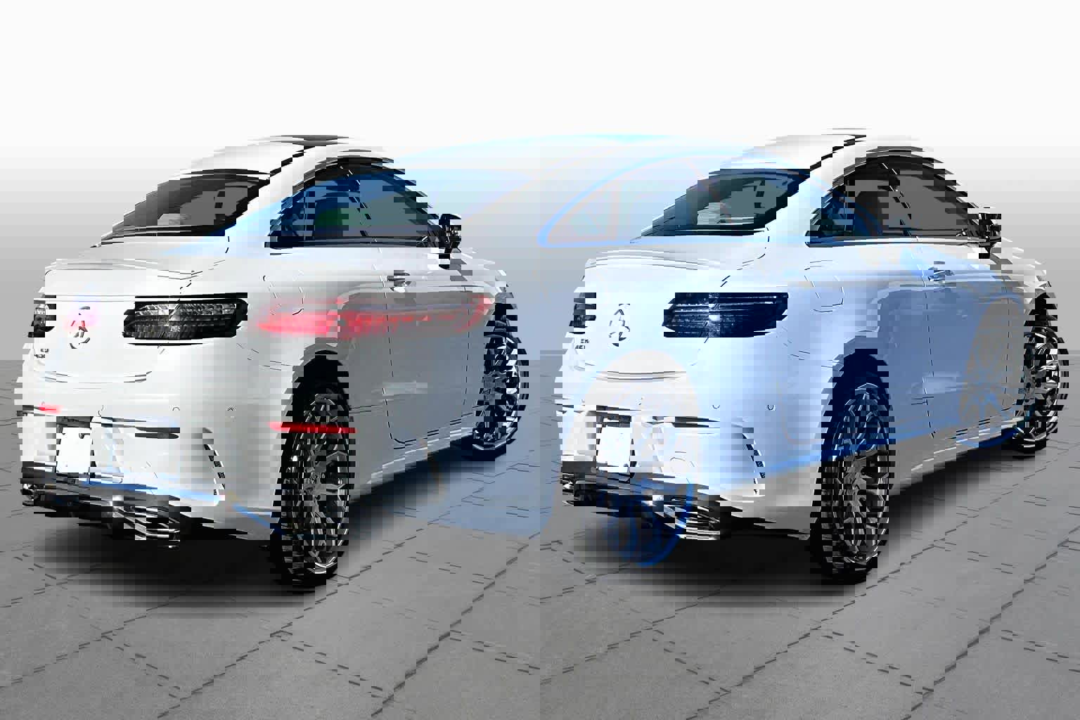 Used 2023 Mercedes-Benz E 450 Coupe image 13