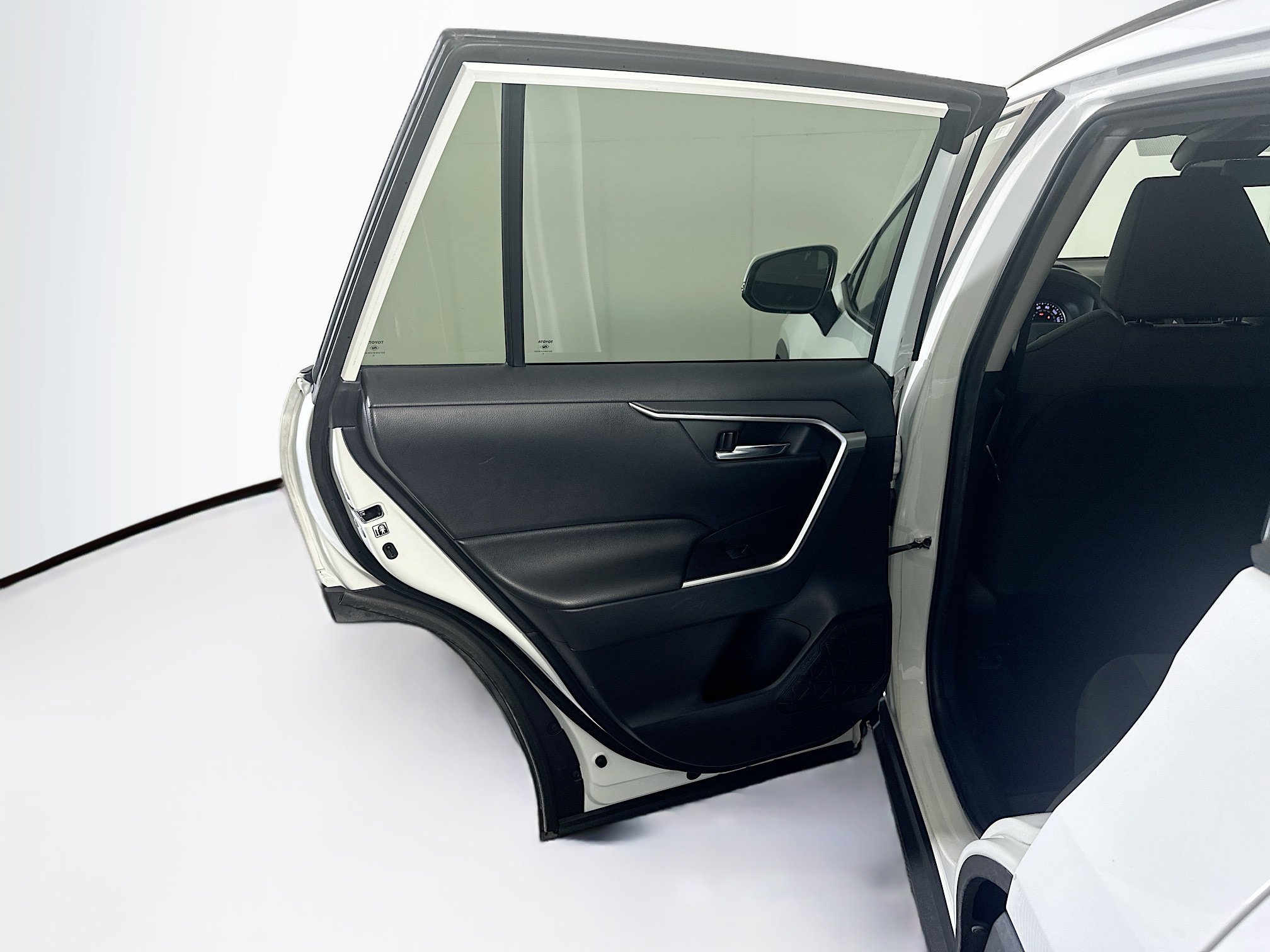 Used 2020 Toyota RAV4 XLE FWD image 27