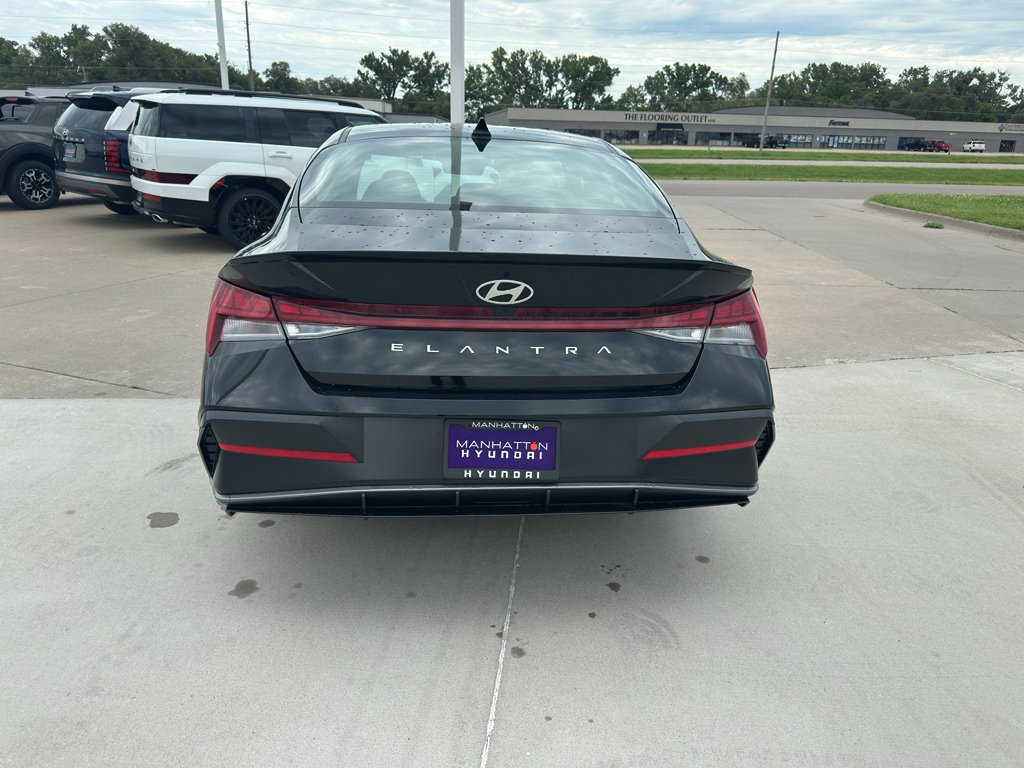 New 2026 Hyundai Elantra SEL Sport Premium FWD image 9