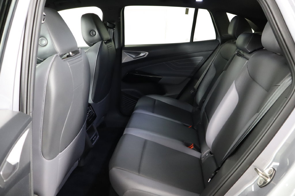 Used 2023 Volkswagen ID.4 S RWD image 16
