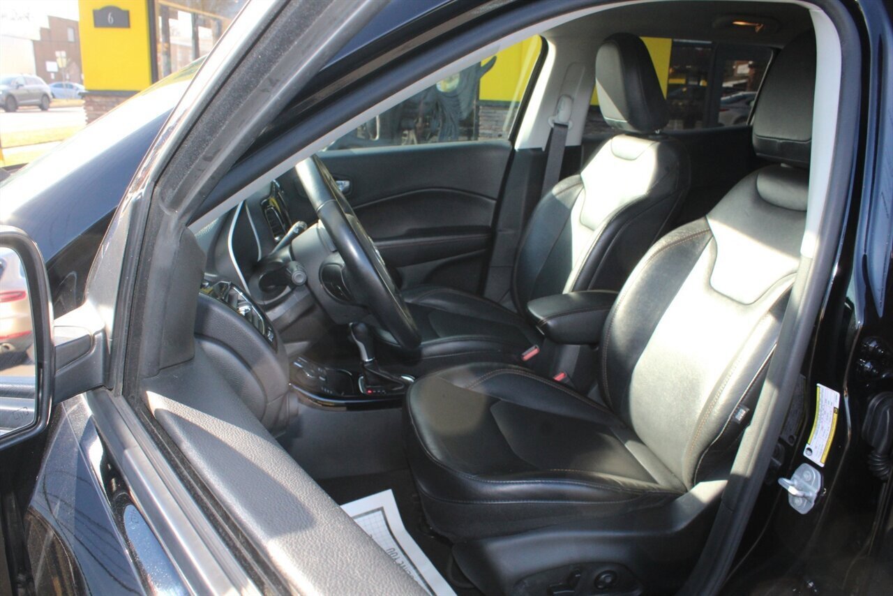 Used 2018 Jeep Compass Limited AWD/4WD image 11