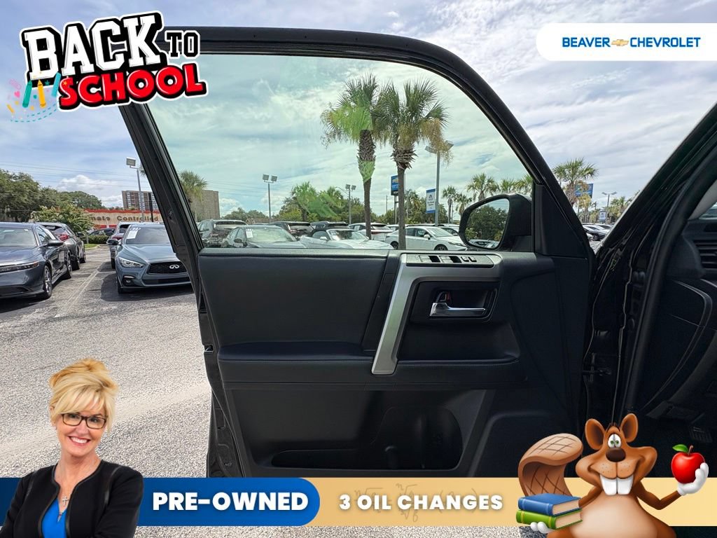 Used 2024 Toyota 4Runner SR5 AWD/4WD image 30