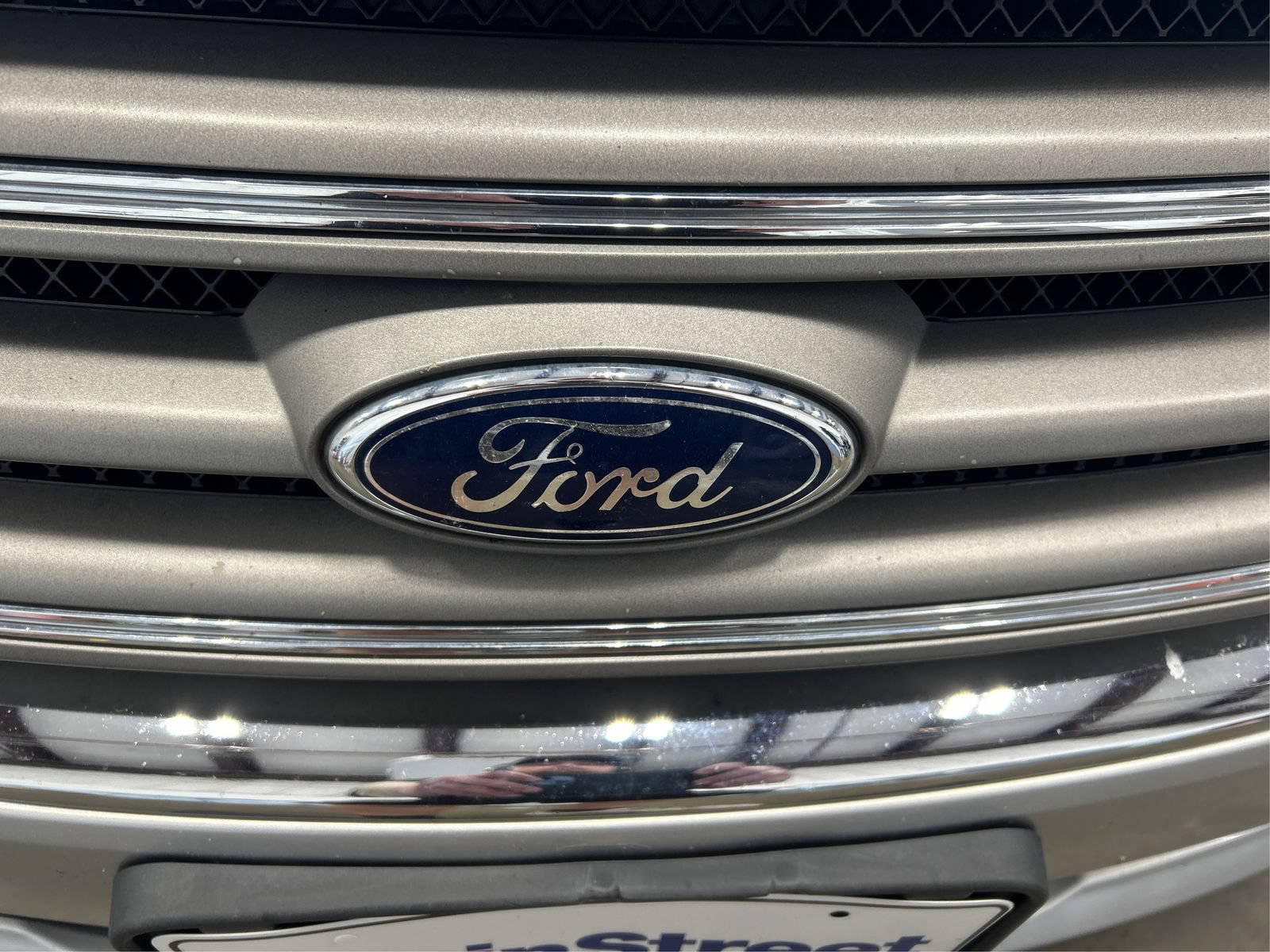 Used 2016 Ford Taurus SEL FWD image 22
