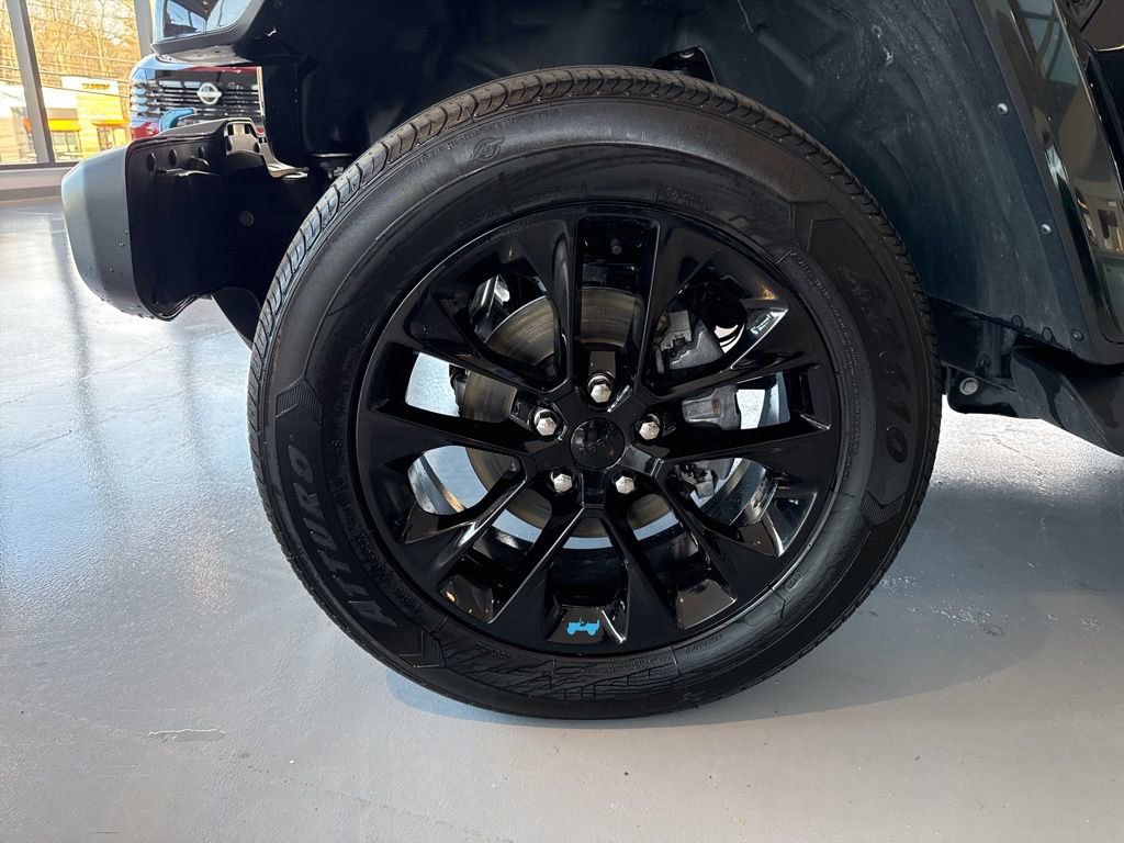 Used 2022 Jeep Wrangler Unlimited Sahara w/ Cold Weather Group image 4