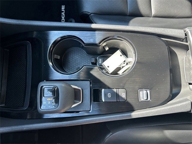 Used 2023 Nissan Rogue SV w/ SV Premium B Package image 29