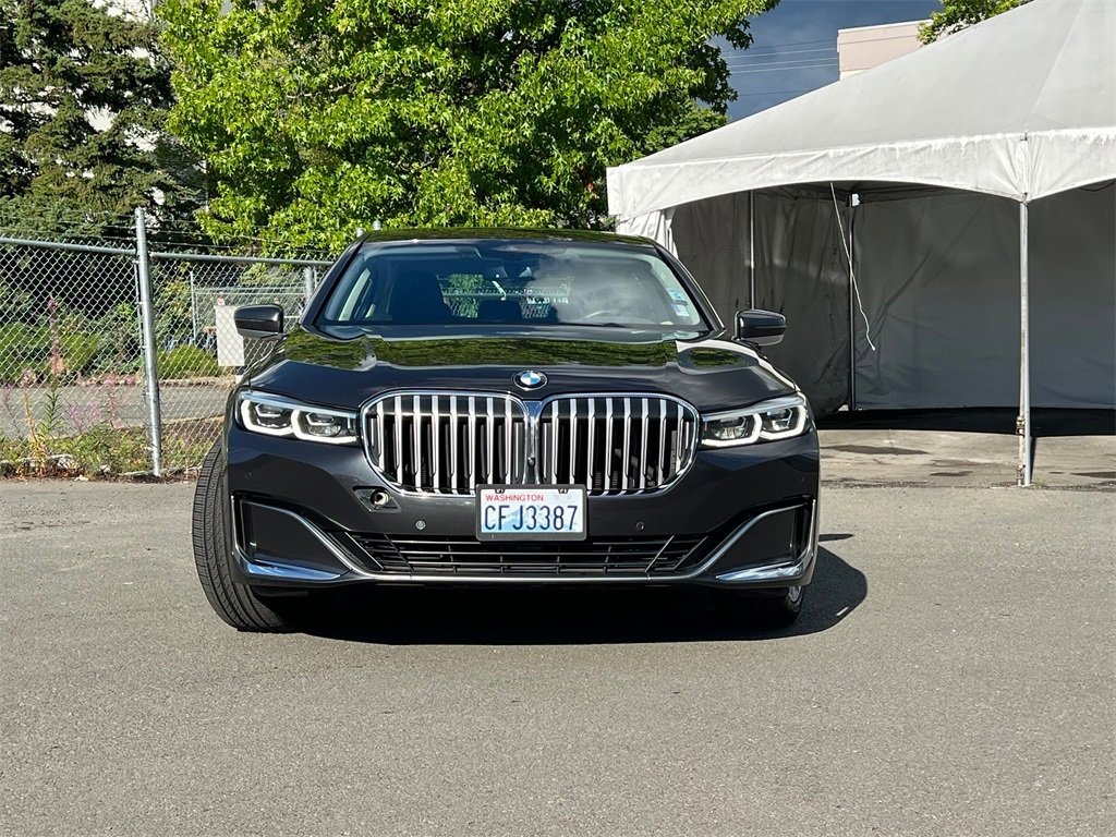 Used 2022 BMW 740i image 2