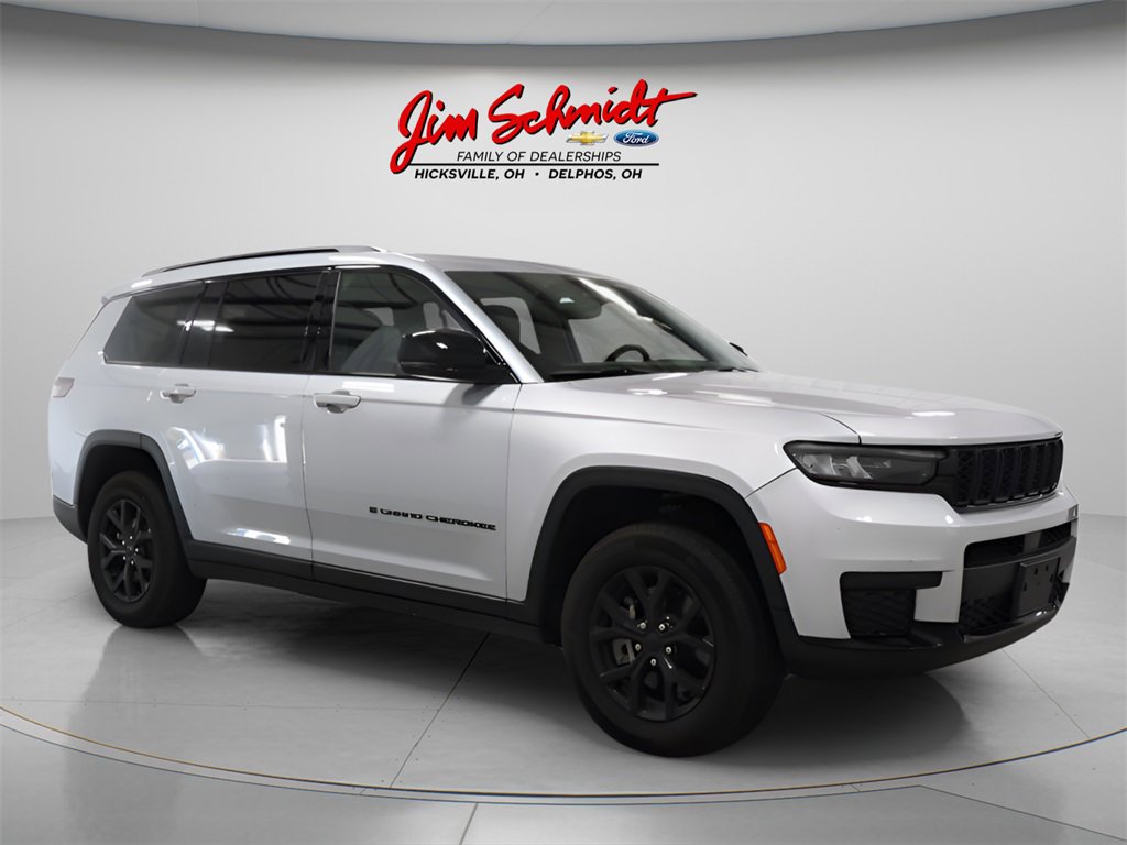 Used 2024 Jeep Grand Cherokee L Laredo image 2