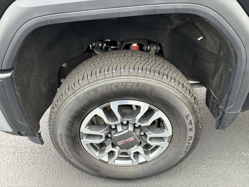 Used 2025 GMC Sierra 2500 SLE w/ SLE Value Package; image 10