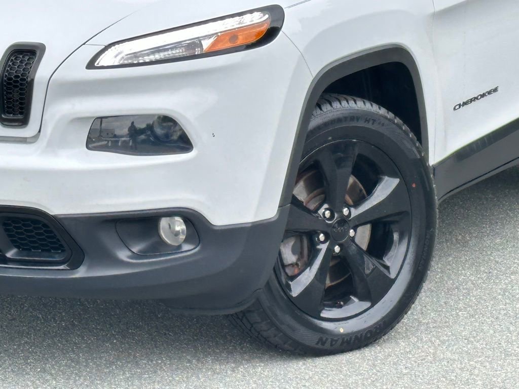 Used 2018 Jeep Cherokee Limited w/ High Altitude Package AWD/4WD image 39