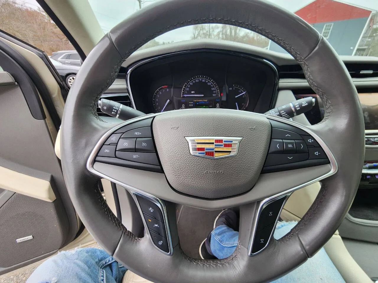 Used 2017 Cadillac XT5 Luxury w/ Driver Awareness Package AWD/4WD image 21