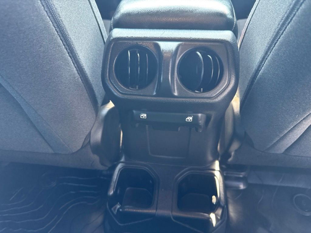 Used 2024 Jeep Wrangler Unlimited Sport AWD/4WD image 25