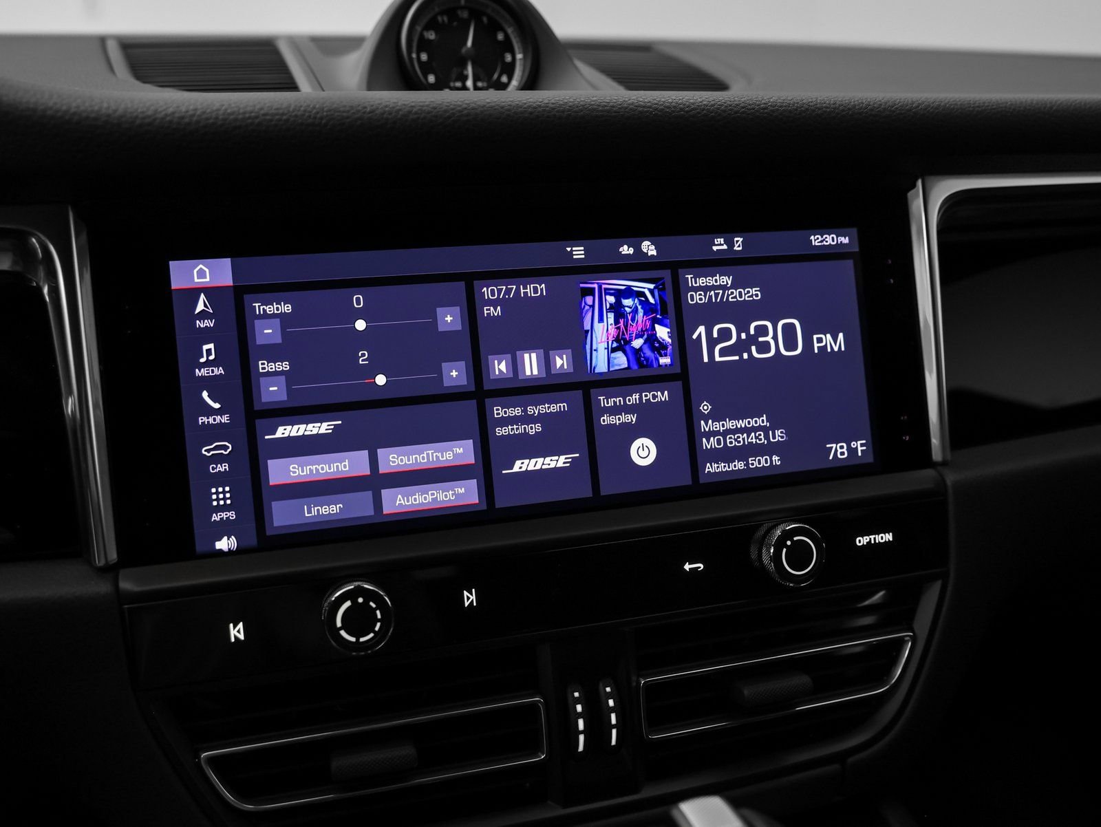 Certified 2025 Porsche Macan image 34