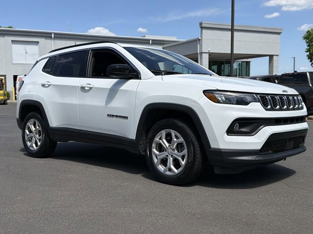 Used 2024 Jeep Compass Latitude image 15
