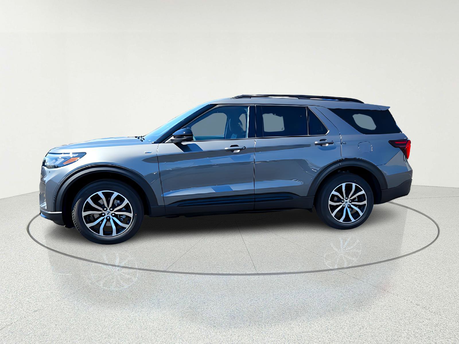 New 2026 Ford Explorer ST-Line image 4