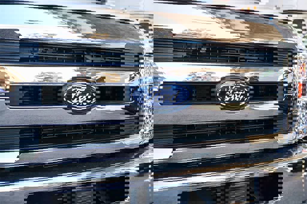 New 2026 Ford E-350 and Econoline 350 Super Duty w/ Power Equipment Group image 5