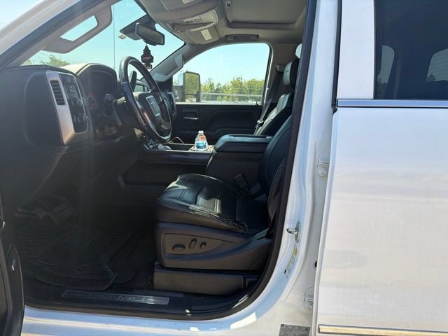Used 2016 GMC Sierra 2500 Denali w/ Duramax Plus Package AWD/4WD image 9