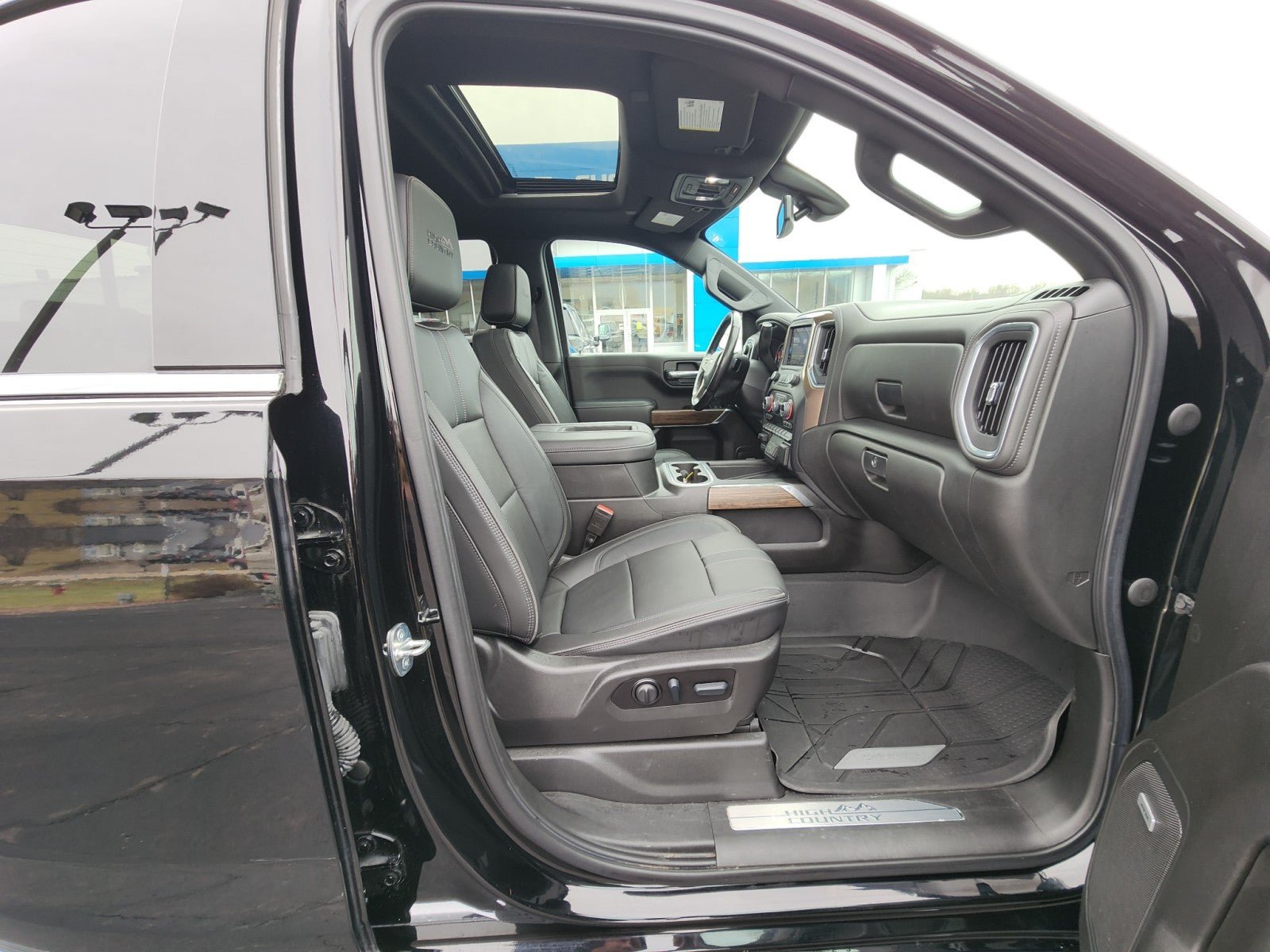 Used 2022 Chevrolet Silverado 1500 High Country AWD/4WD image 15