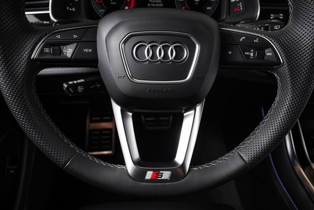Used 2024 Audi SQ8 Prestige image 40