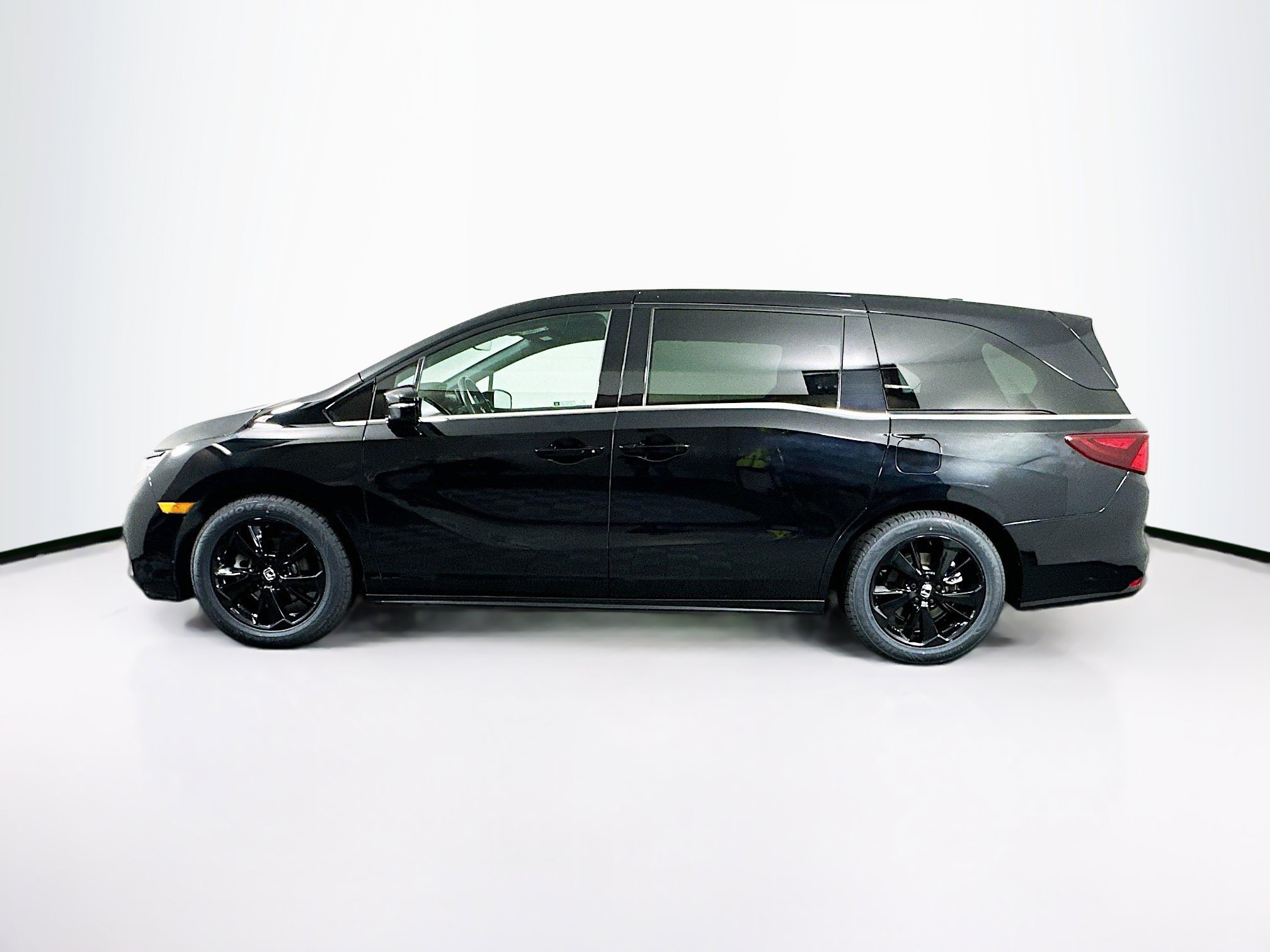 Used 2023 Honda Odyssey Sport image 4
