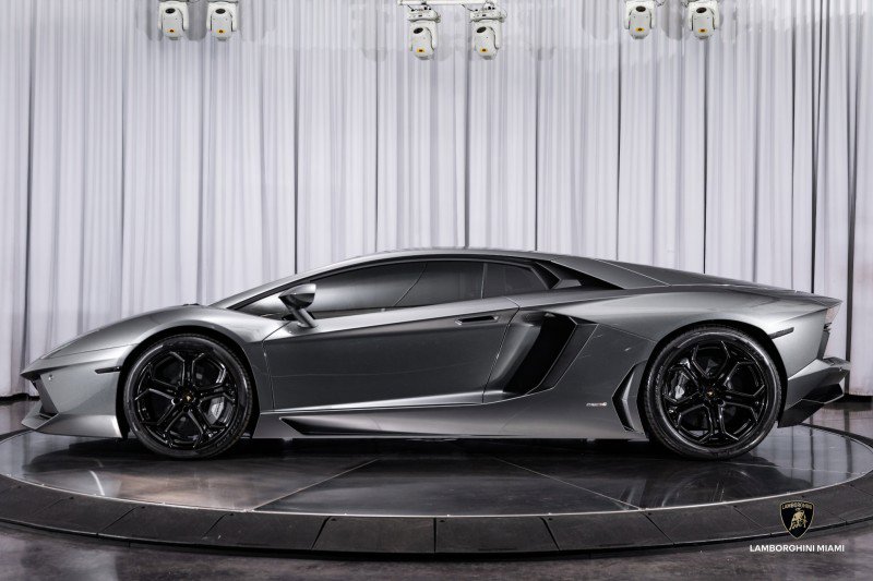 Used 2012 Lamborghini Aventador LP 700-4 image 12