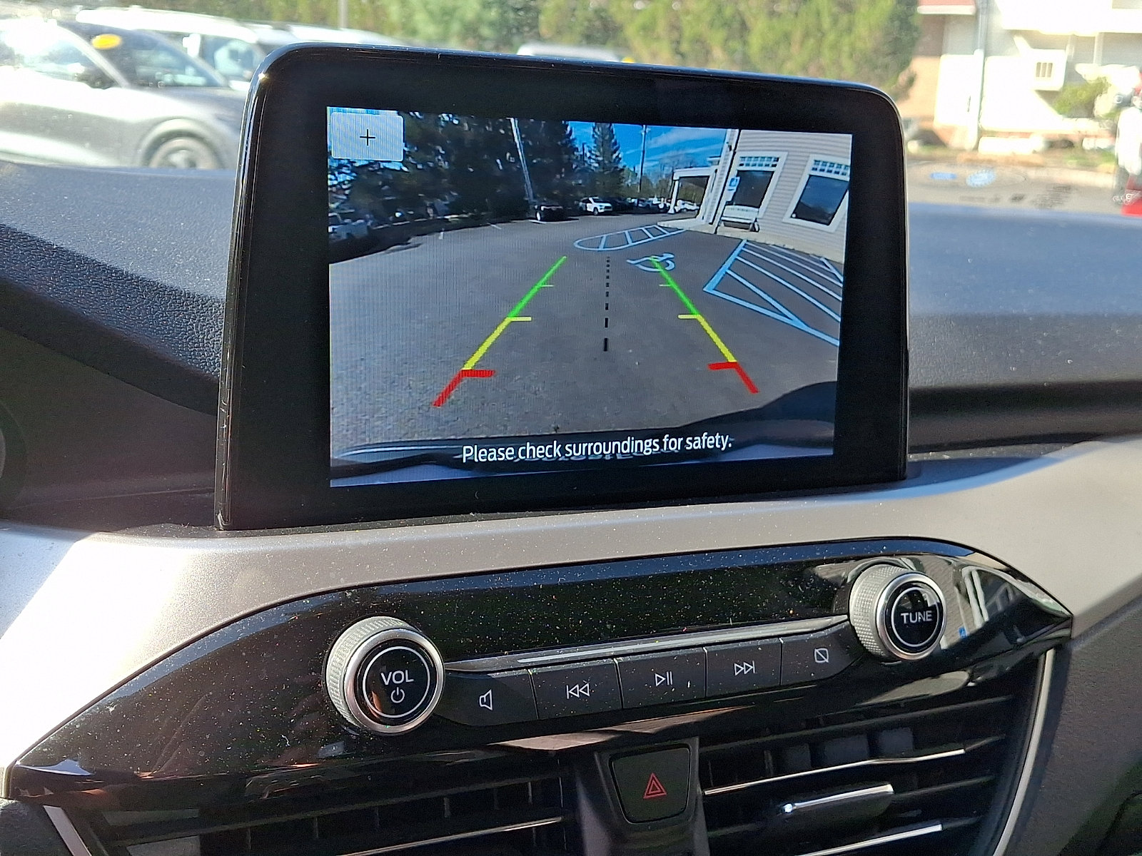 Used 2020 Ford Escape SE Sport image 18