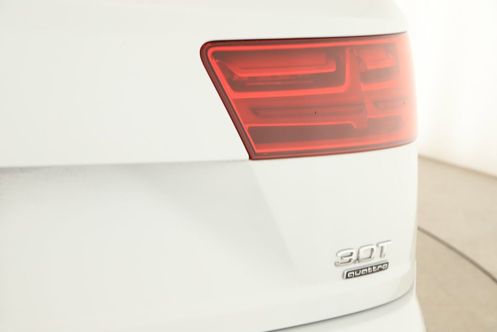 Used 2018 Audi Q7 3.0T Prestige AWD/4WD image 33