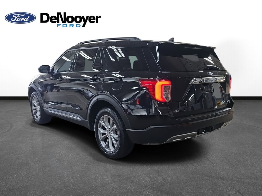 Used 2023 Ford Explorer XLT w/ Equipment Group 202A image 9