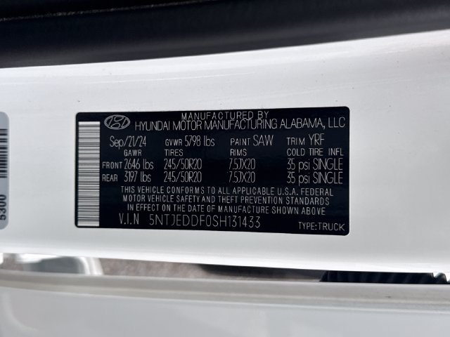 Certified 2025 Hyundai Santa Cruz Limited AWD/4WD image 30