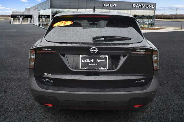 Used 2025 Nissan Kicks S image 4