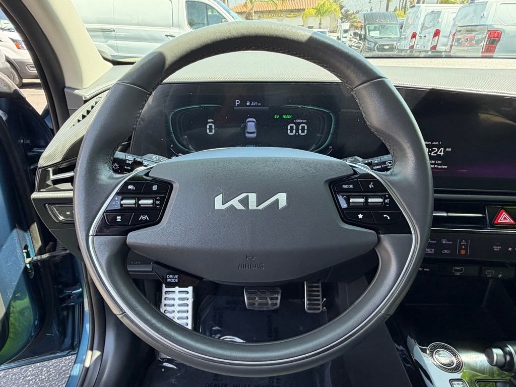 Used 2023 Kia Niro EX Touring FWD image 27