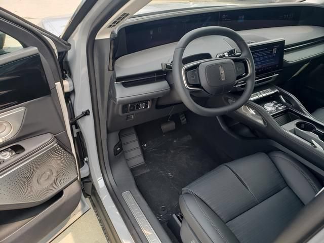 New 2026 Lincoln Nautilus Reserve AWD/4WD image 12