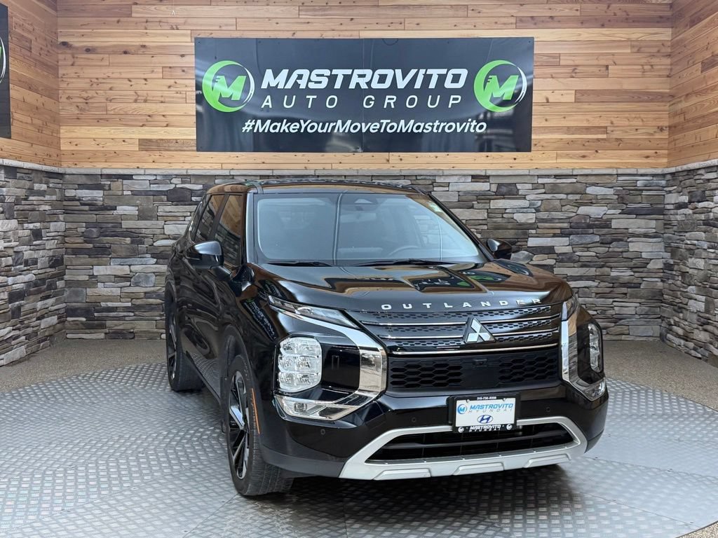 Used 2023 Mitsubishi Outlander SE Black Edition AWD/4WD image 4