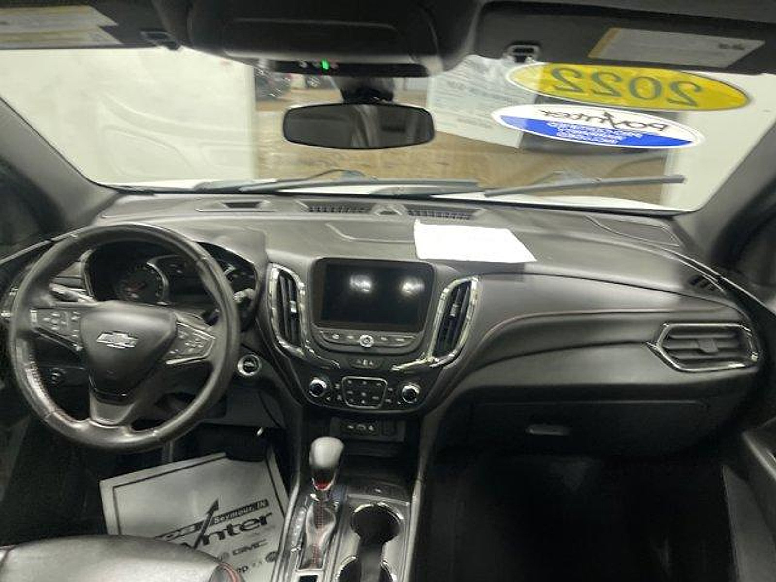 Used 2022 Chevrolet Equinox RS w/ RS Leather Package FWD image 17