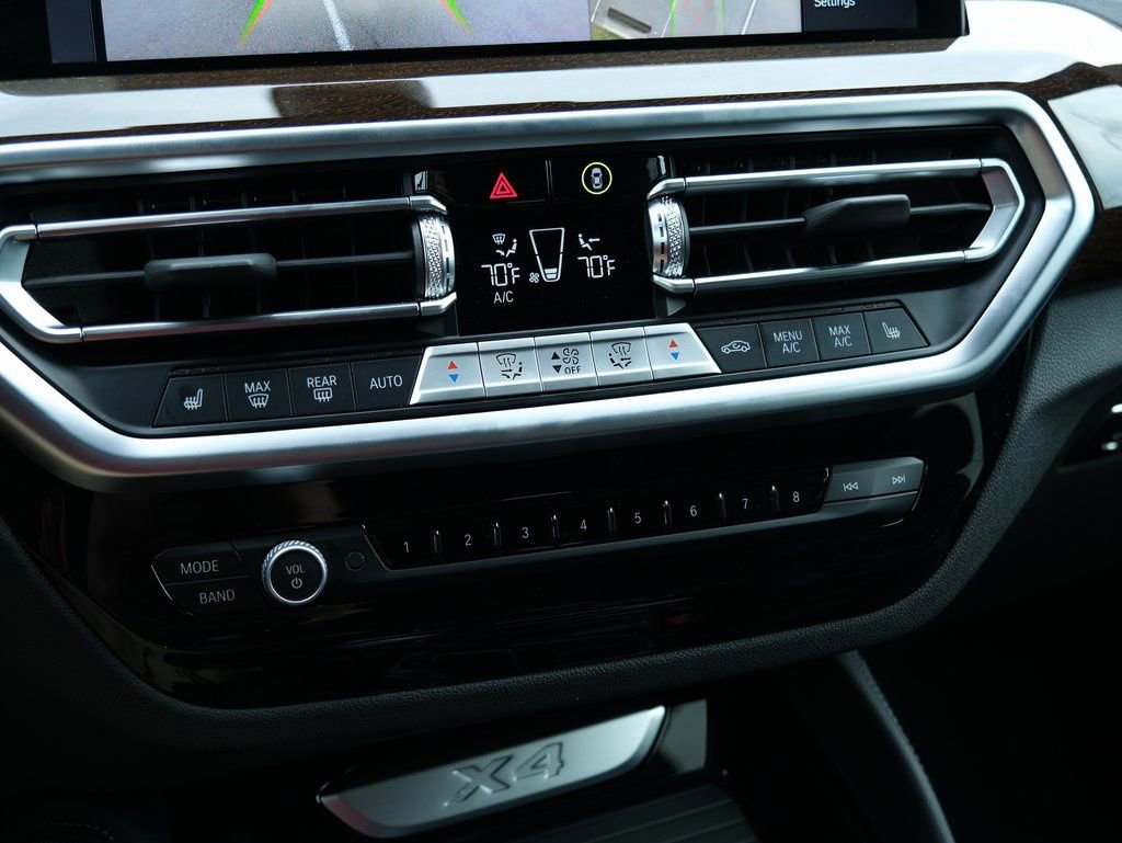 Used 2025 BMW X4 xDrive30i w/ Premium Package image 23