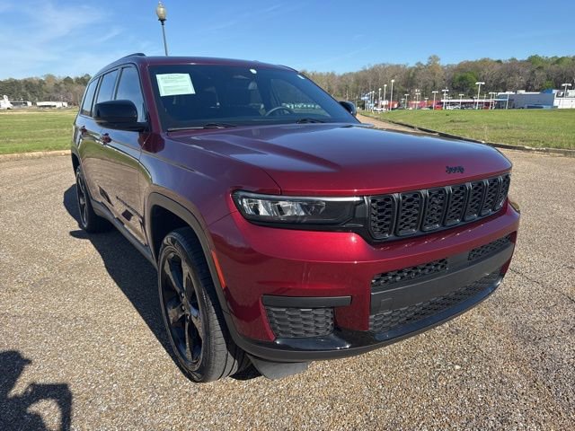 Used 2024 Jeep Grand Cherokee L Altitude image 2