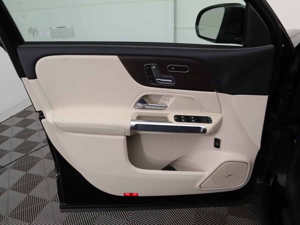 Used 2026 Mercedes-Benz GLB 250 image 24