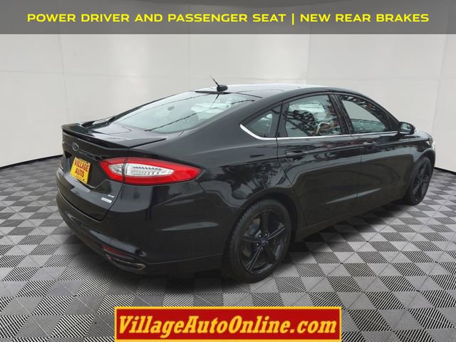 Used 2016 Ford Fusion SE image 4